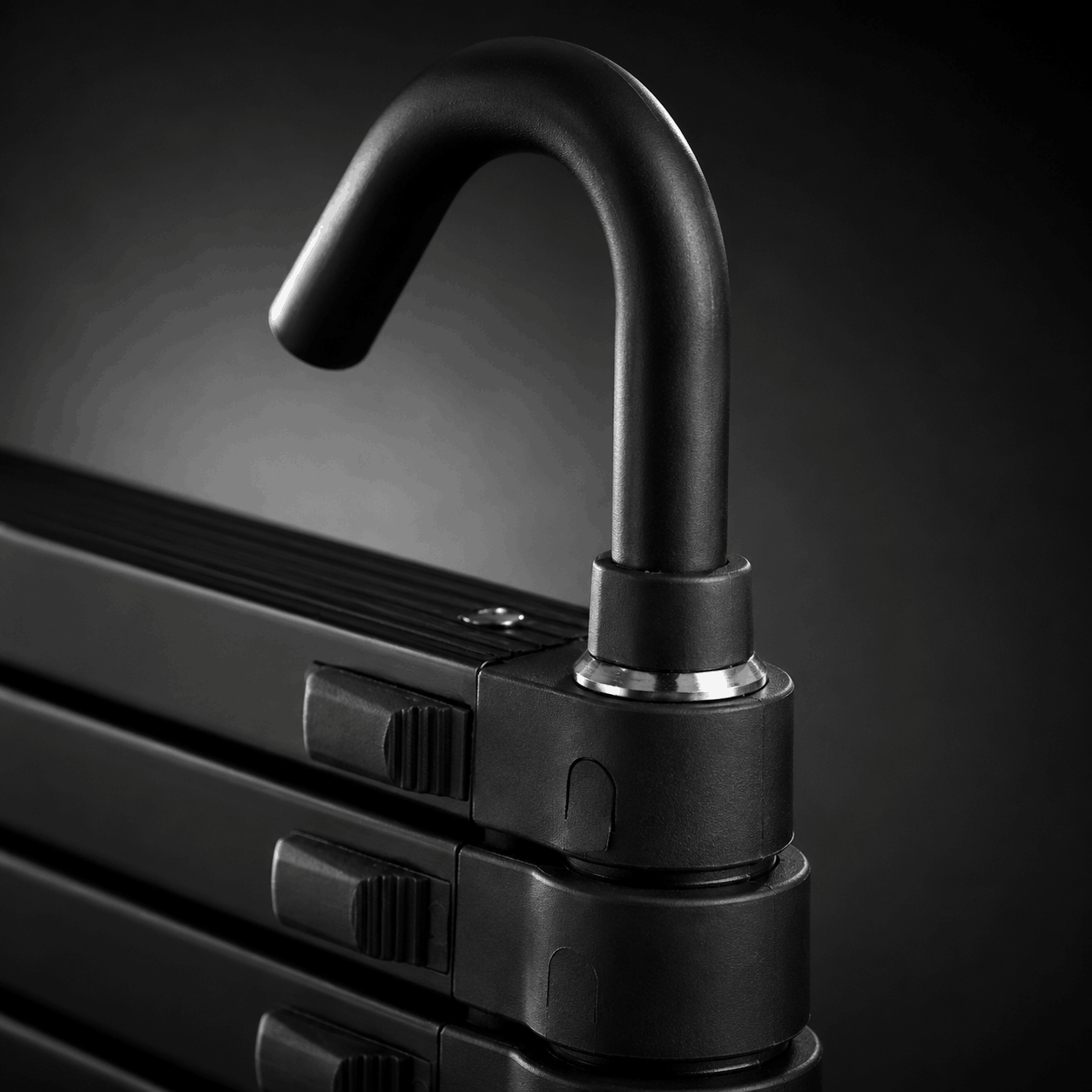 5M Black Telescopic Ladder with 360° Hooks - Apex 500B